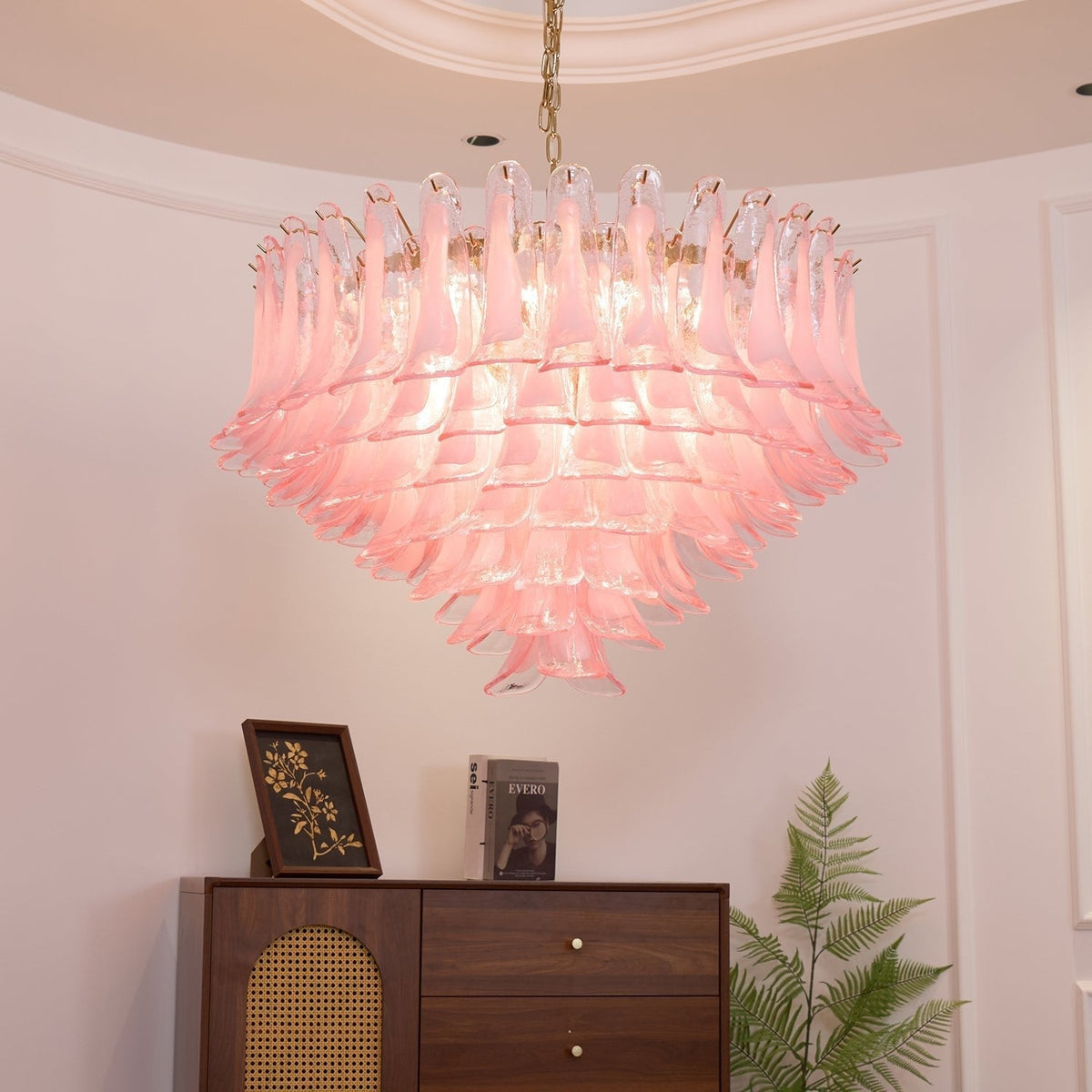 Celaella Kronleuchter aus rosa Murano-Glasblüten in Kaskadenform mit eleganter Blush-Pink-Färbung