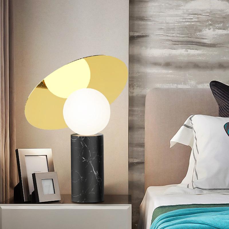Dila Minimalistische Tischleuchte aus Marmor