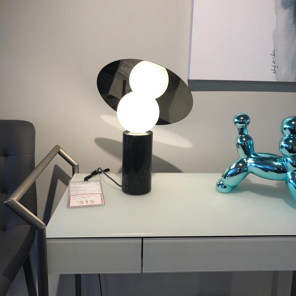 Dila Minimalistische Tischleuchte aus Marmor