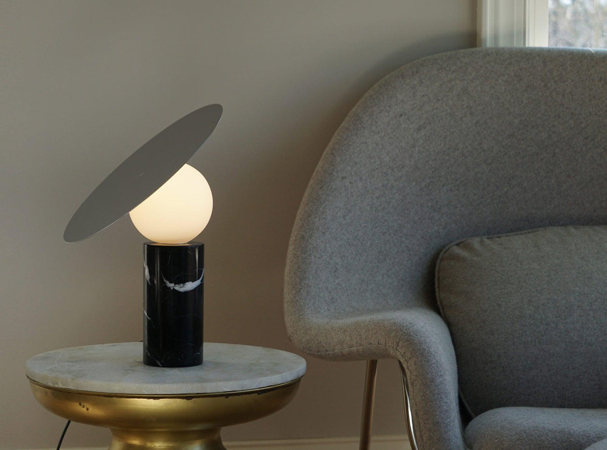 Dila Minimalistische Tischleuchte aus Marmor
