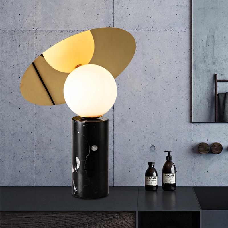 Dila Minimalistische Tischleuchte aus Marmor