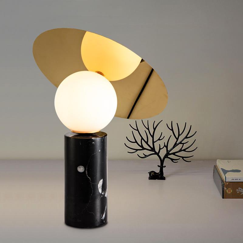 Dila Minimalistische Tischleuchte aus Marmor
