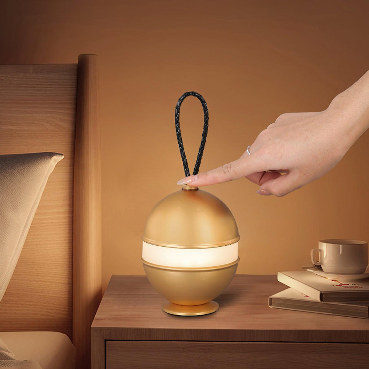 Orbitem Gold Aluminium Tischleuchte