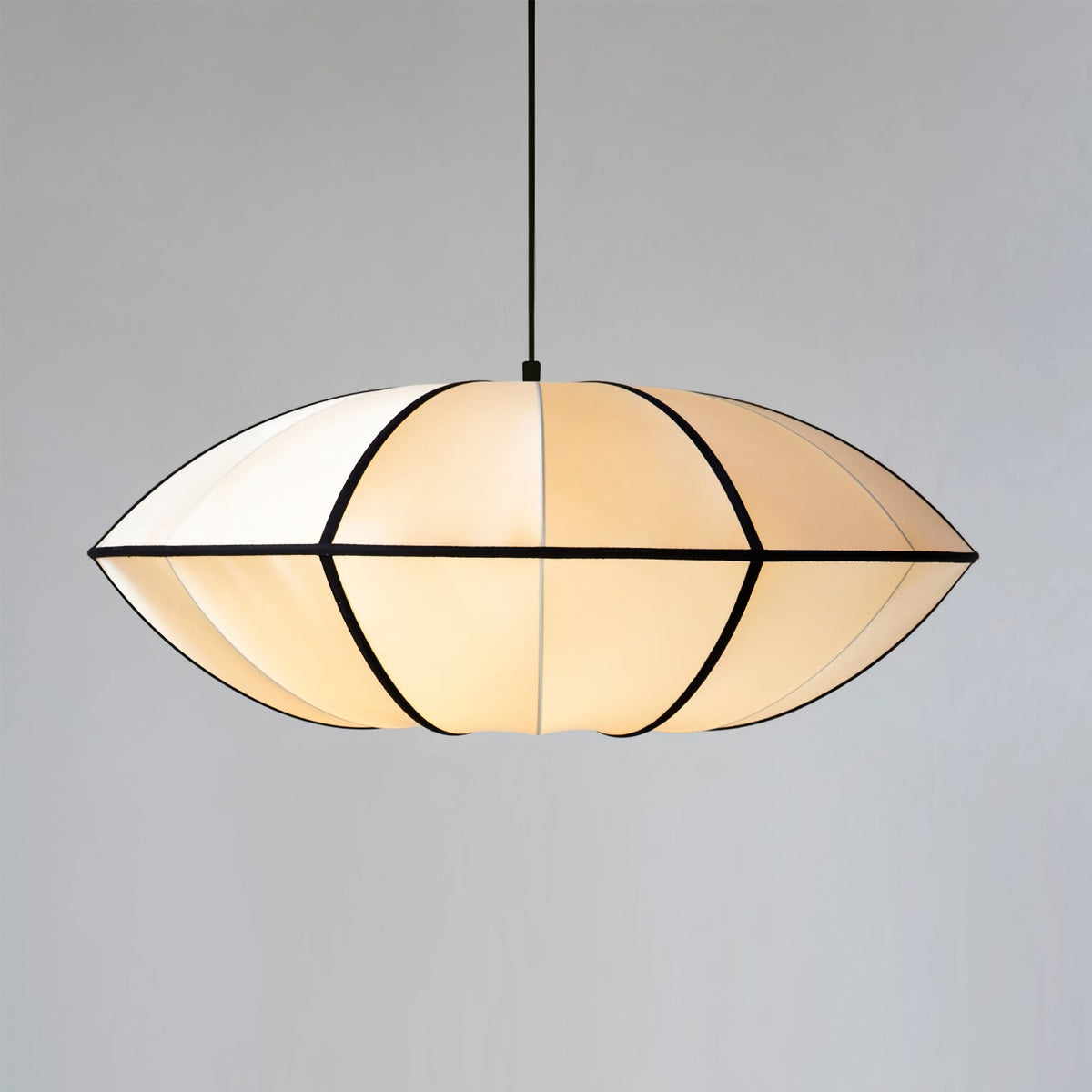 Inez Stoff futuristische Pendelleuchte
