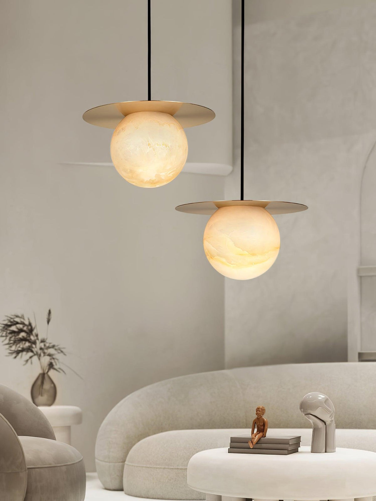 Velar Pendelleuchte aus Alabaster in Kugel