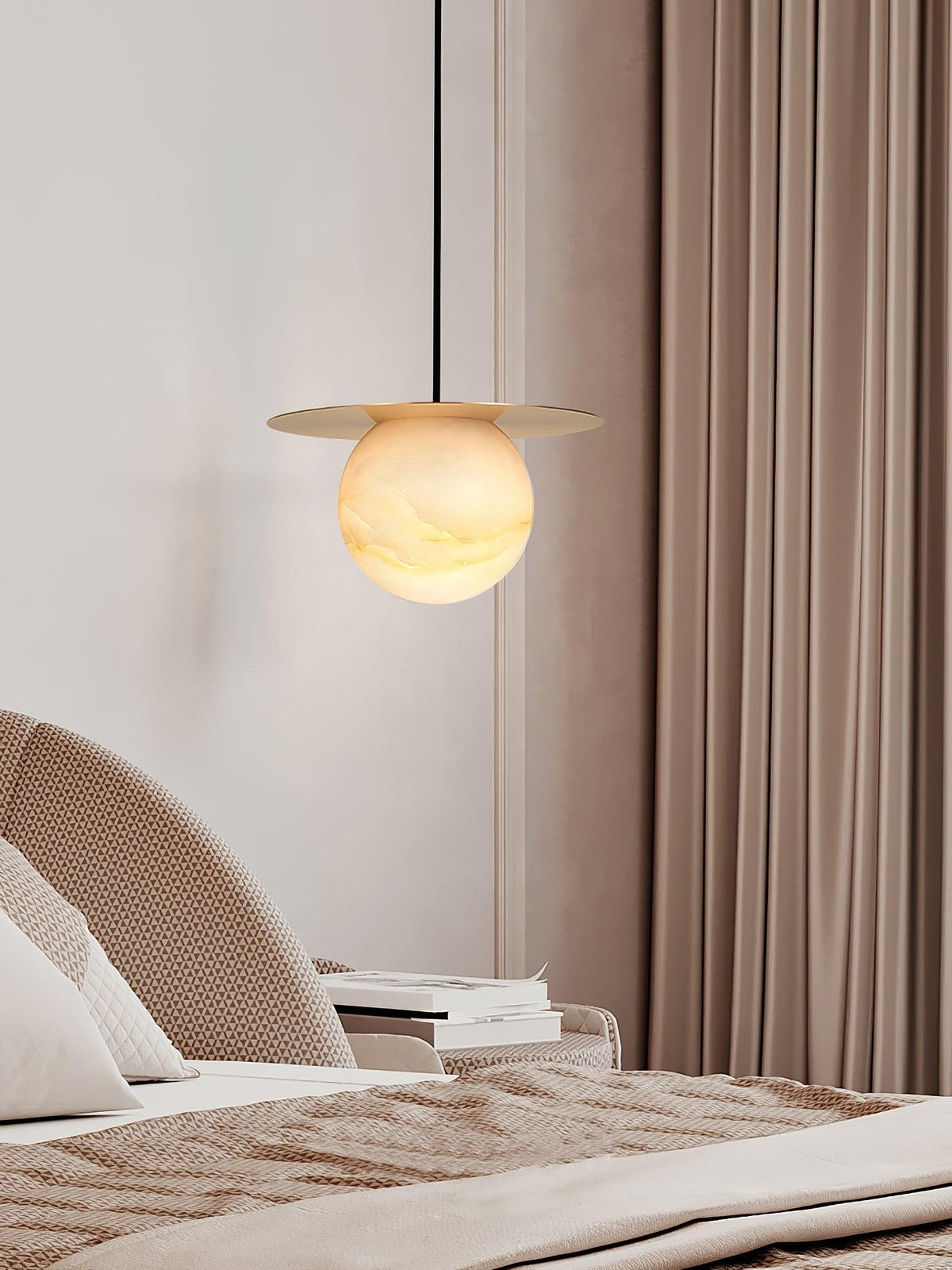 Velar Pendelleuchte aus Alabaster in Kugel