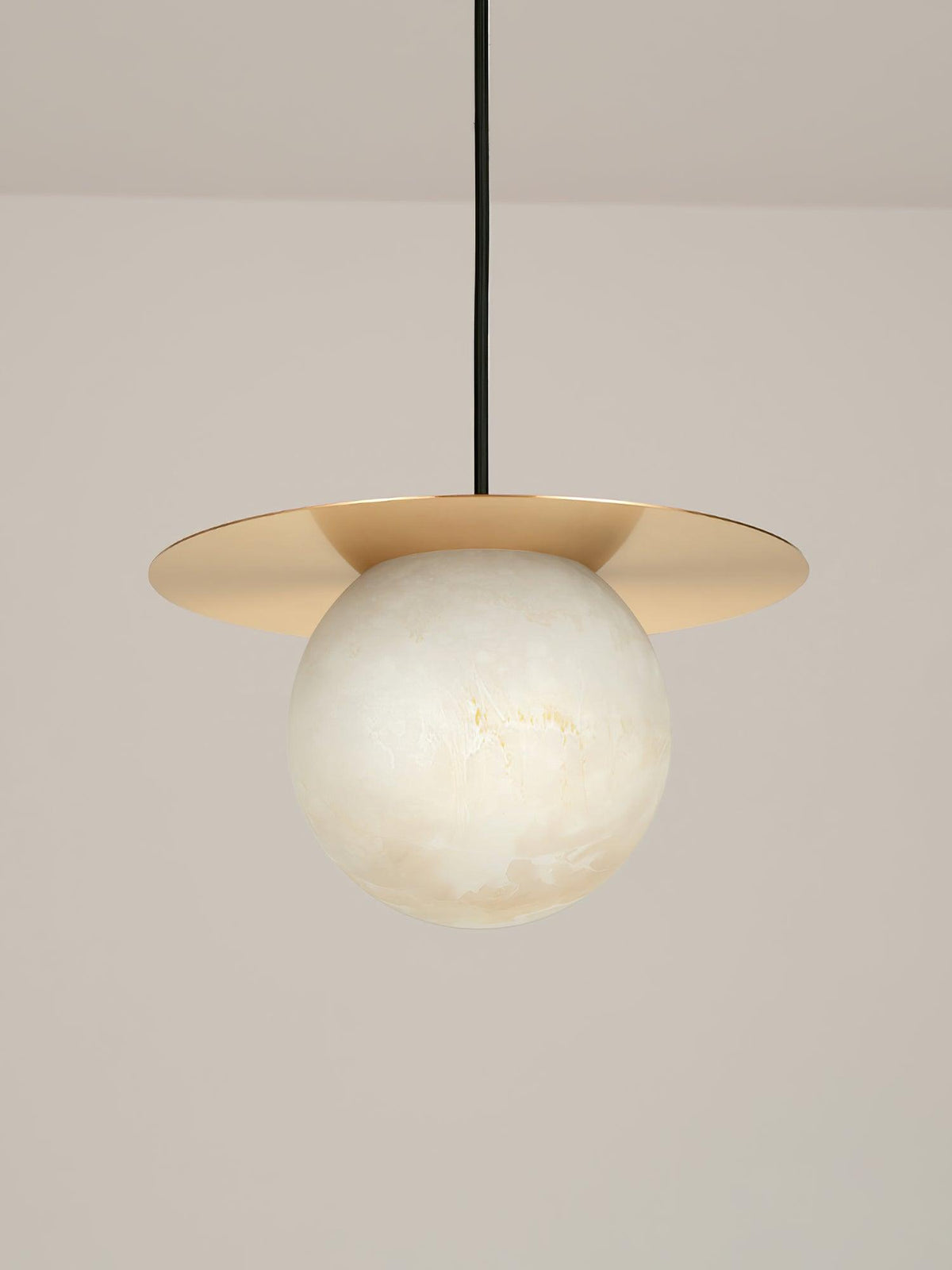 Velar Pendelleuchte aus Alabaster in Kugel