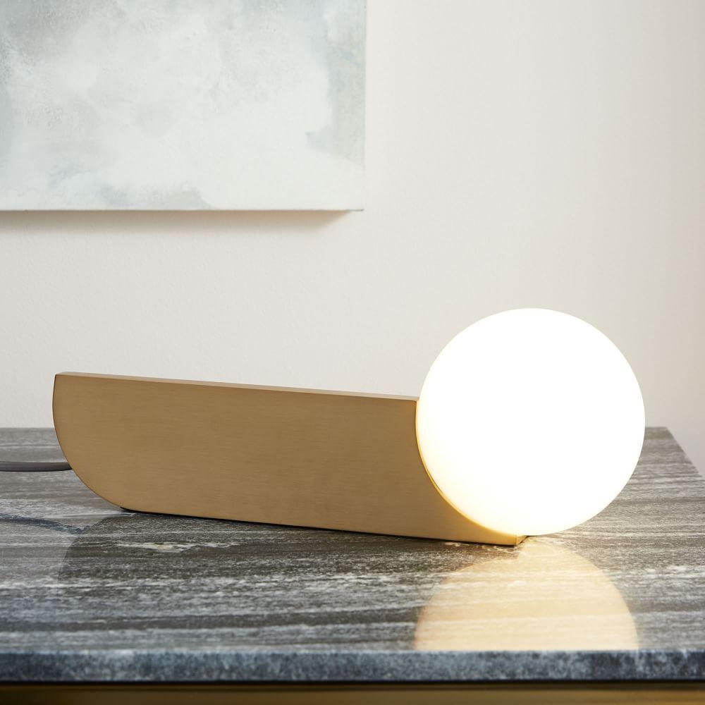 Liorarelle Wandleuchte aus Glas mit Kugellampen in skulpturaler Form