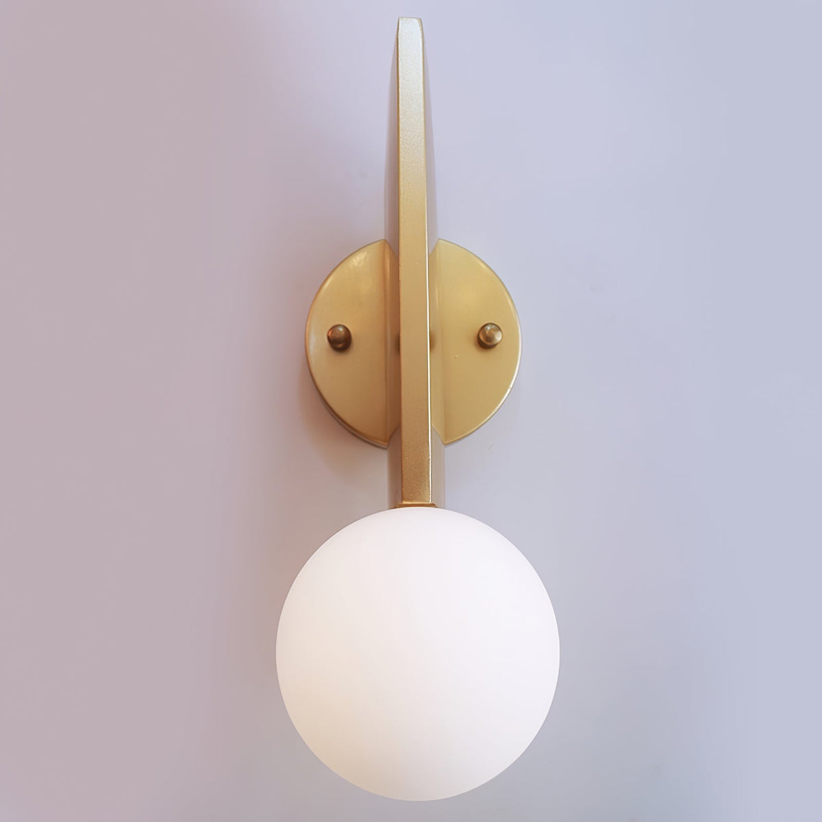 Liorarelle Wandleuchte aus Glas mit Kugellampen in skulpturaler Form
