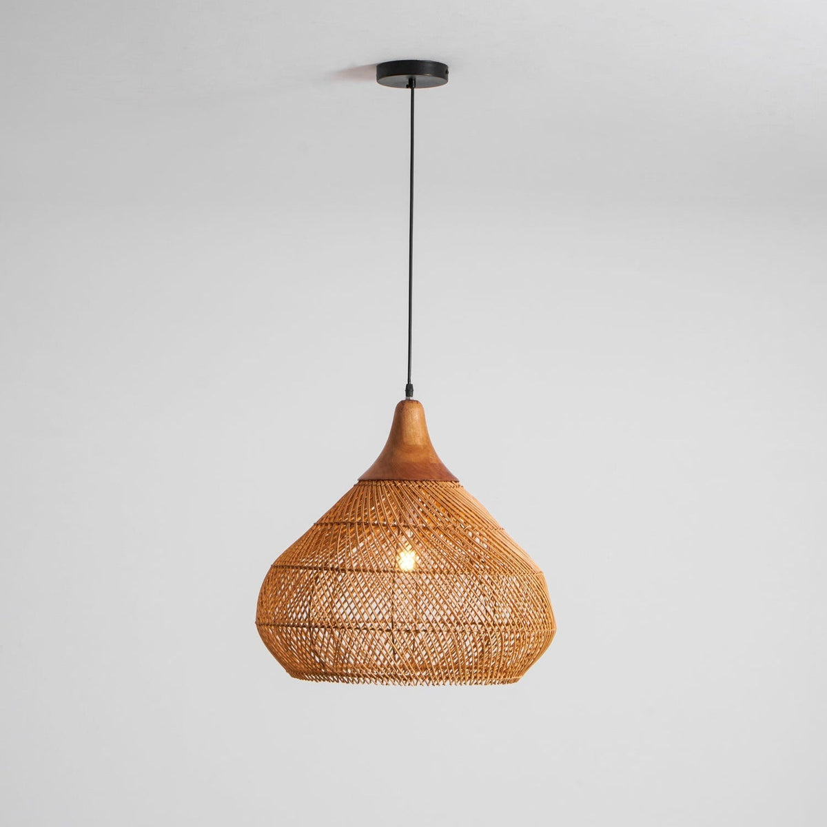 Solavn Rattan-Holz-Pendelleuchte