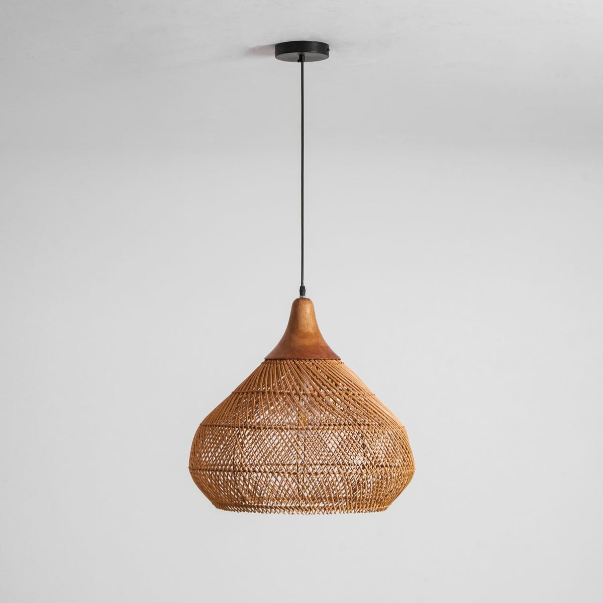 Solavn Rattan-Holz-Pendelleuchte