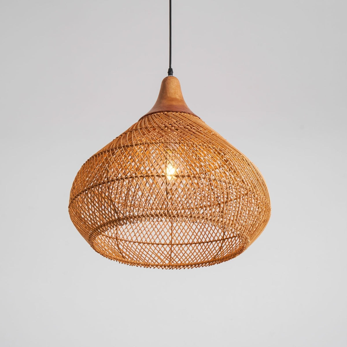 Solavn Rattan-Holz-Pendelleuchte