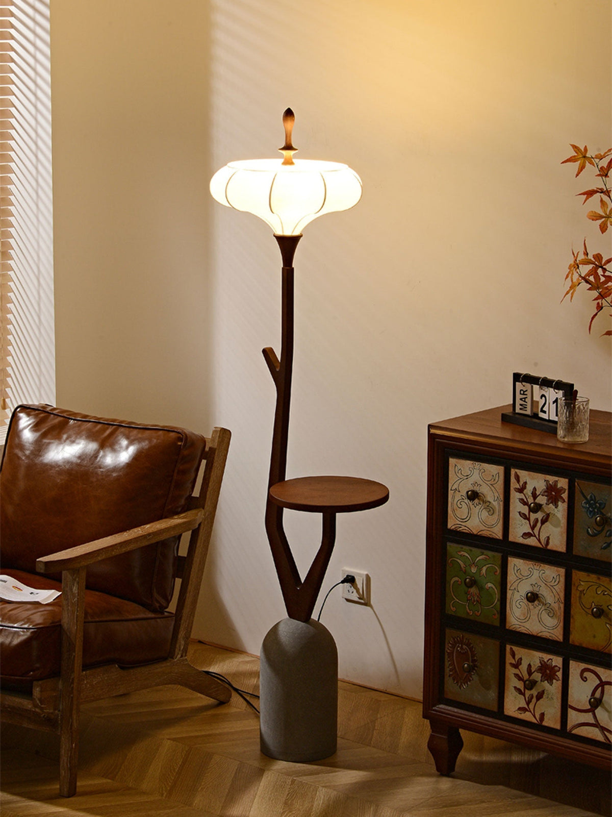 Flor Fashion Holz-Stehleuchte