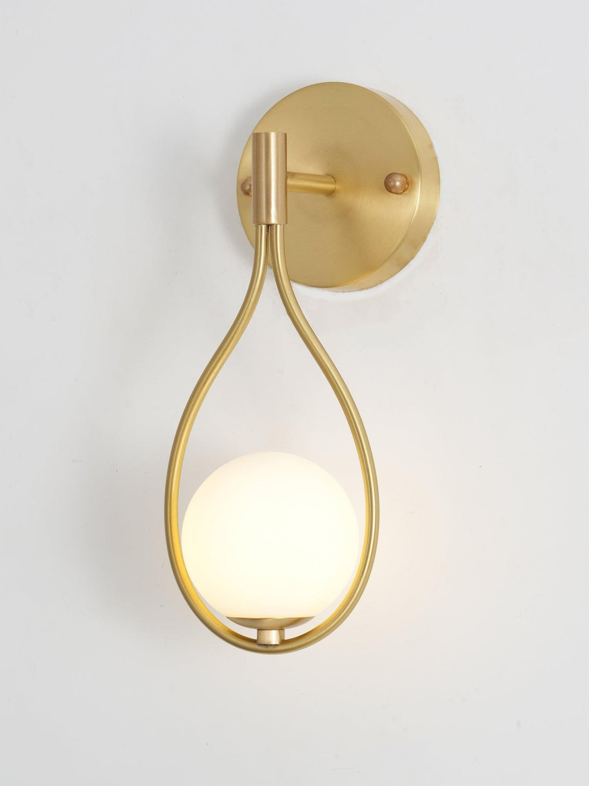 Eiralaya zeitgenössische minimalistische Wandleuchte aus Messing mit Glas für das Badezimmer | Cielum