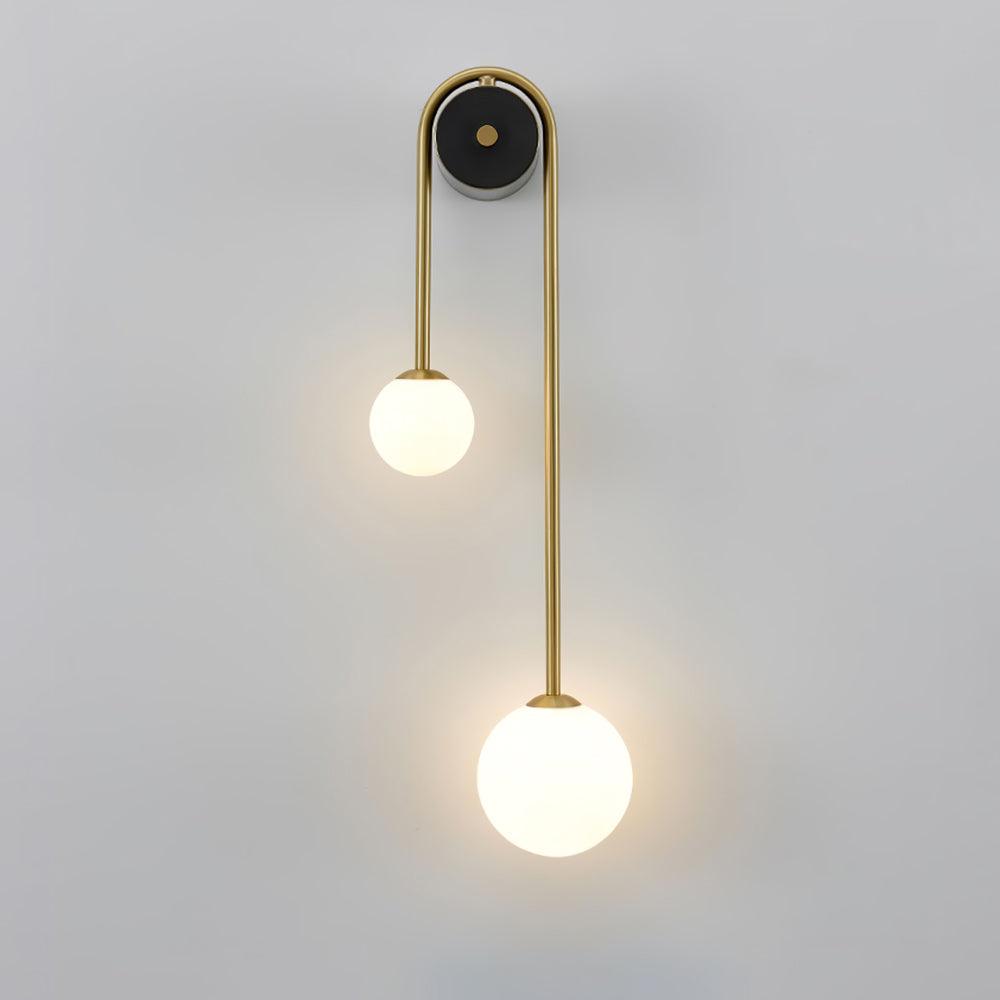 Teveny zeitgenössische minimalistische Wandleuchte aus Messing und Glas in Bogenform