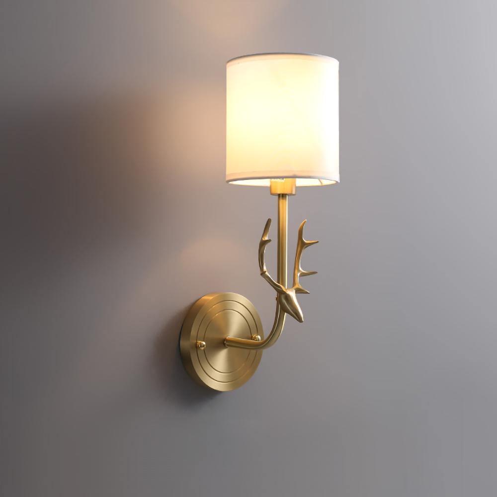 Auriviella Elegance Hirschkopf-Wandleuchte aus Messing