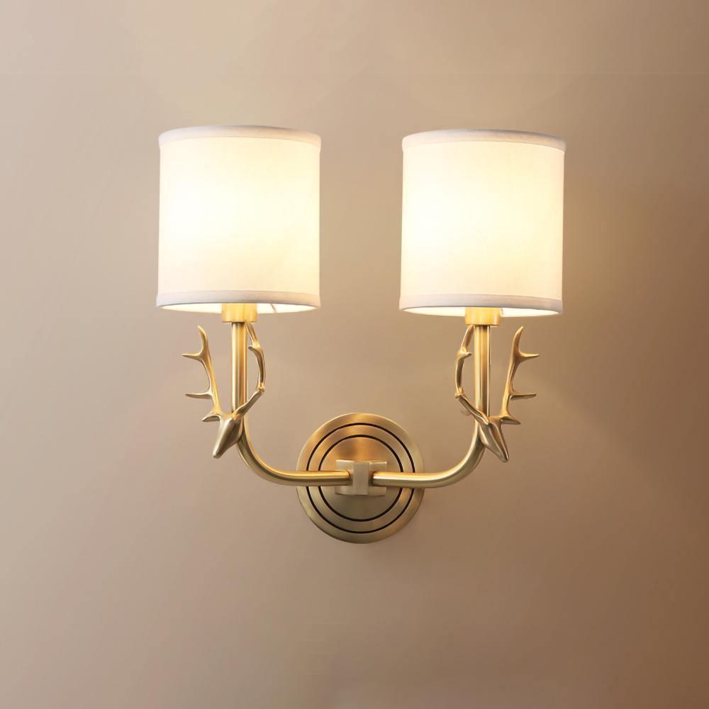 Auriviella Elegance Hirschkopf-Wandleuchte aus Messing