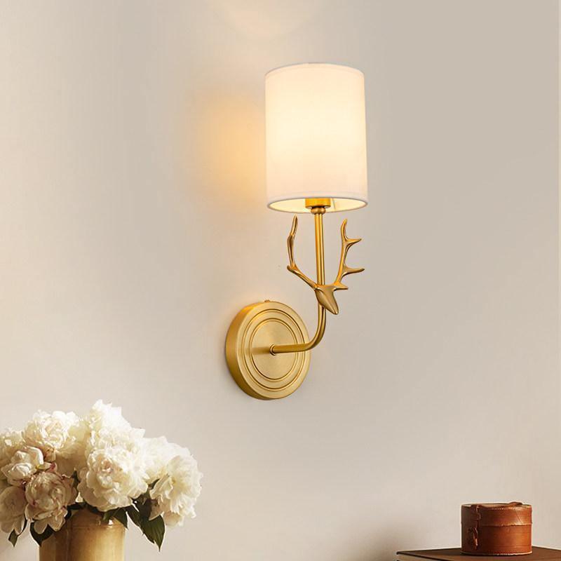 Auriviella Elegance Hirschkopf-Wandleuchte aus Messing