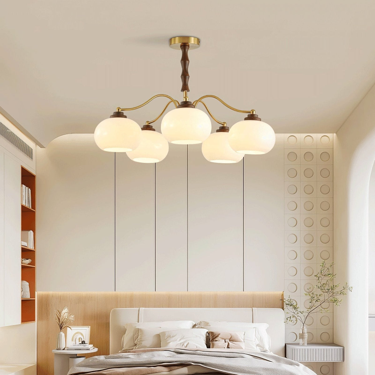 Sylaora Kronleuchter aus Walnuss mit Milchglas-Kugeln
