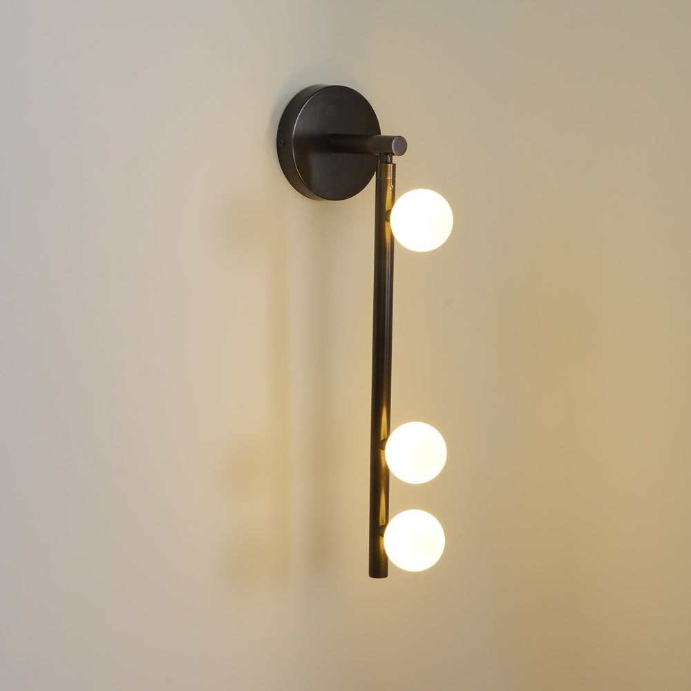 Rory zeitgenössische minimalistische Röhren-Wandleuchte aus Messing und Glas