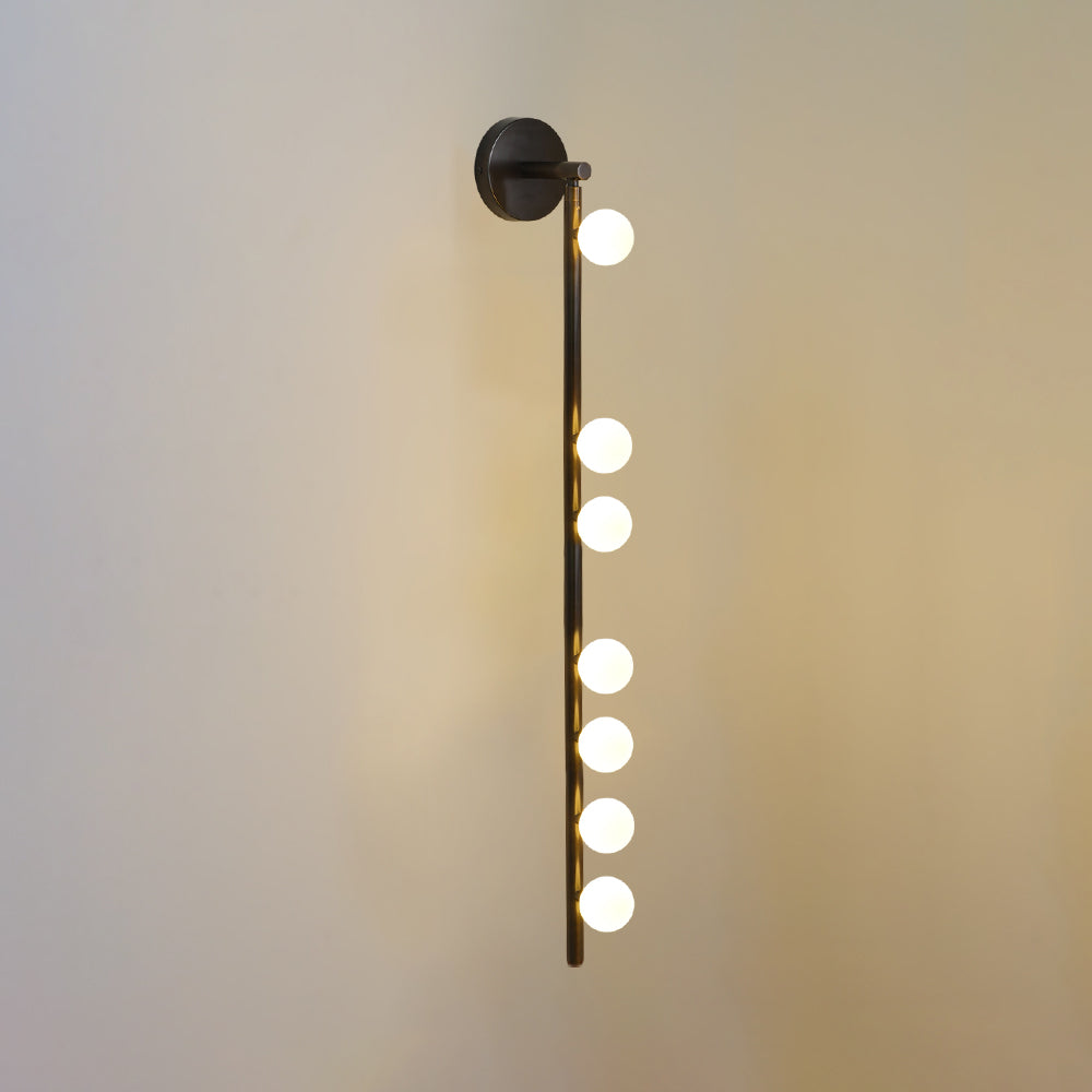 Rory zeitgenössische minimalistische Röhren-Wandleuchte aus Messing und Glas