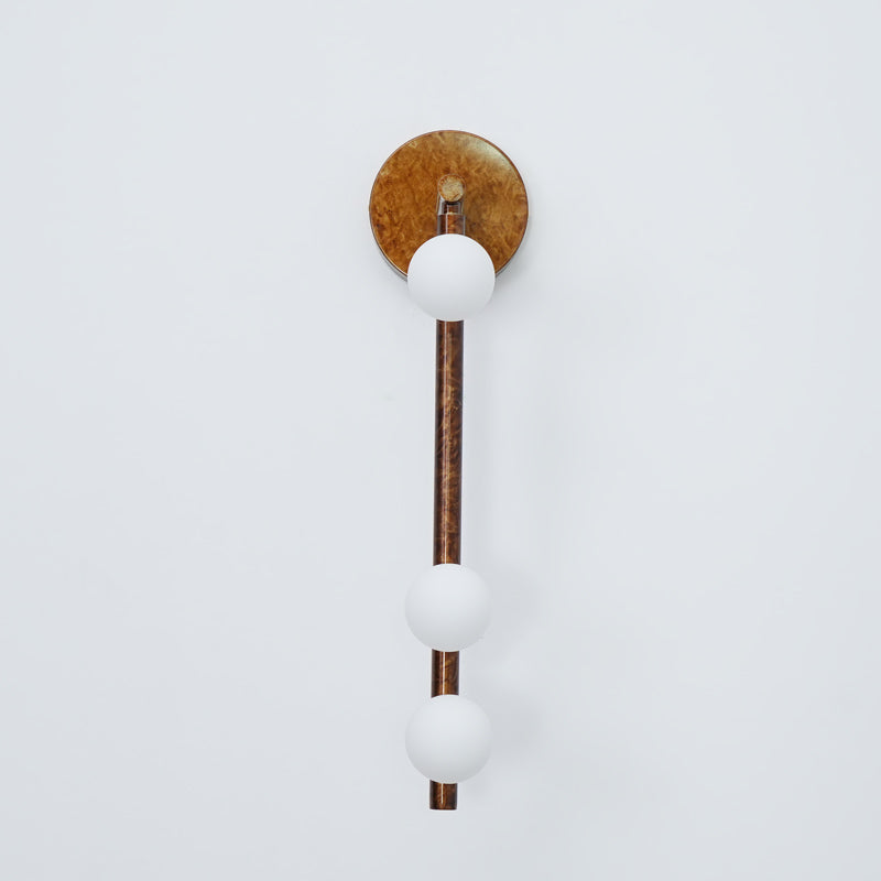 Rory zeitgenössische minimalistische Röhren-Wandleuchte aus Messing und Glas