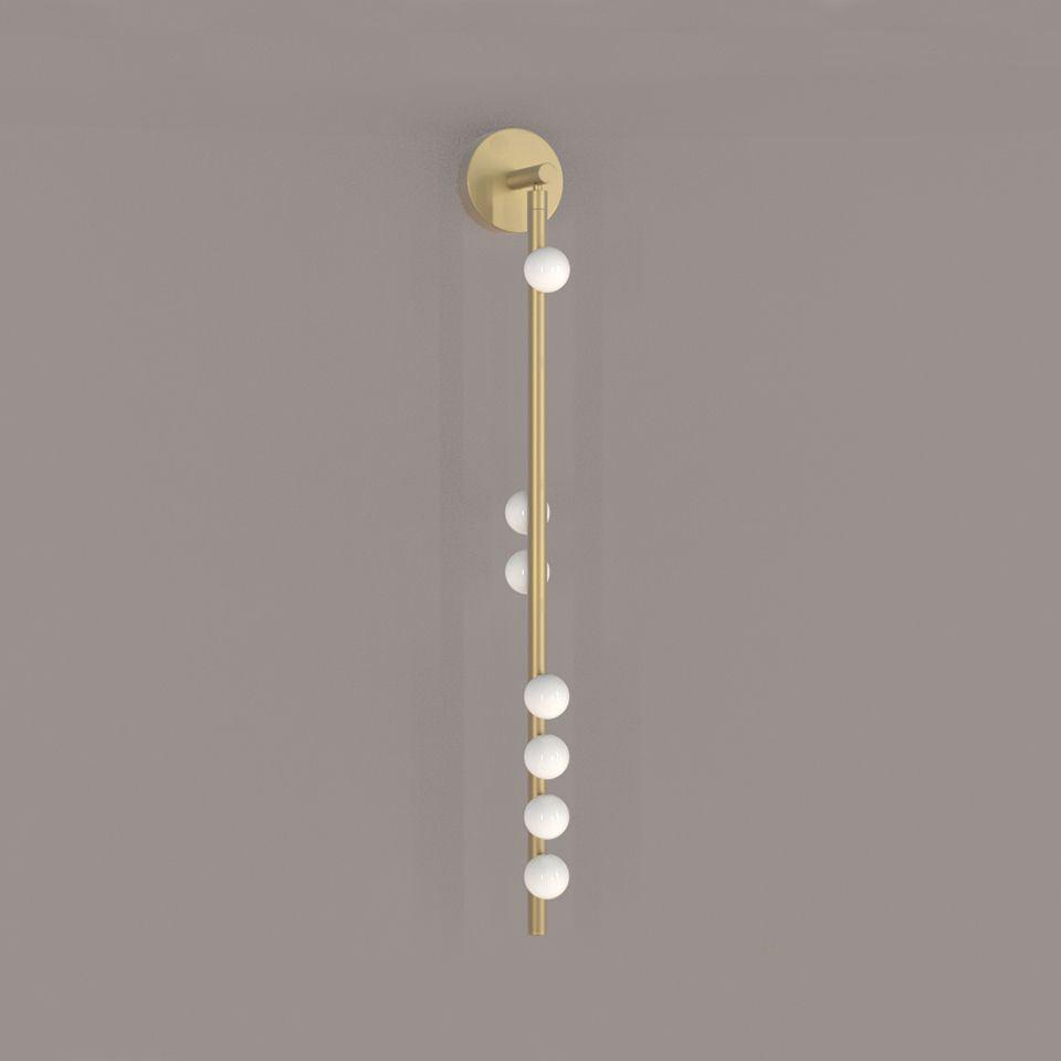 Rory zeitgenössische minimalistische Röhren-Wandleuchte aus Messing und Glas