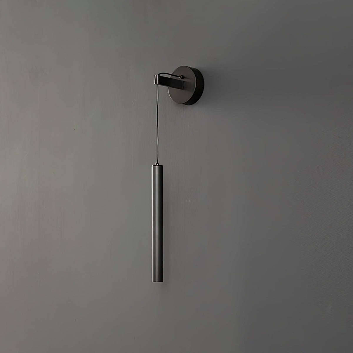 Loxley zeitgenössische minimalistische Line-Wandleuchte aus Messing
