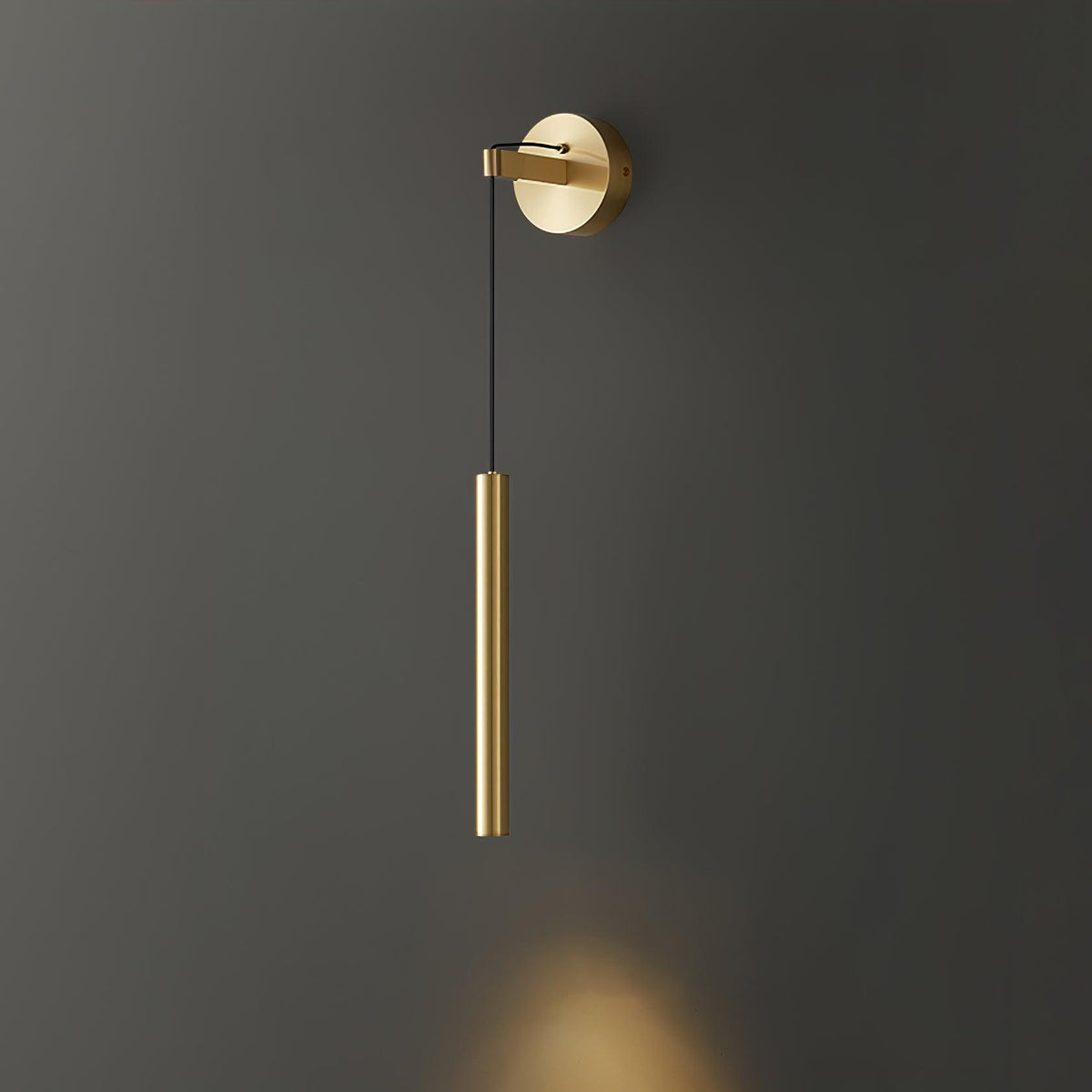 Loxley zeitgenössische minimalistische Line-Wandleuchte aus Messing