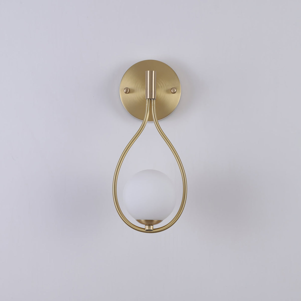 Eiralaya zeitgenössische minimalistische Wandleuchte aus Messing mit Glas für das Badezimmer | Cielum