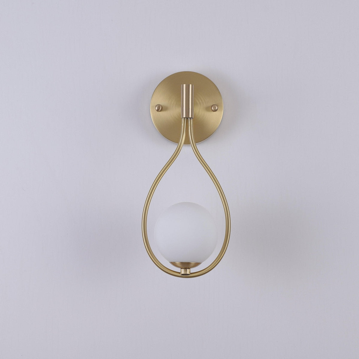 Eiralaya zeitgenössische minimalistische Wandleuchte aus Messing mit Glas für das Badezimmer | Cielum