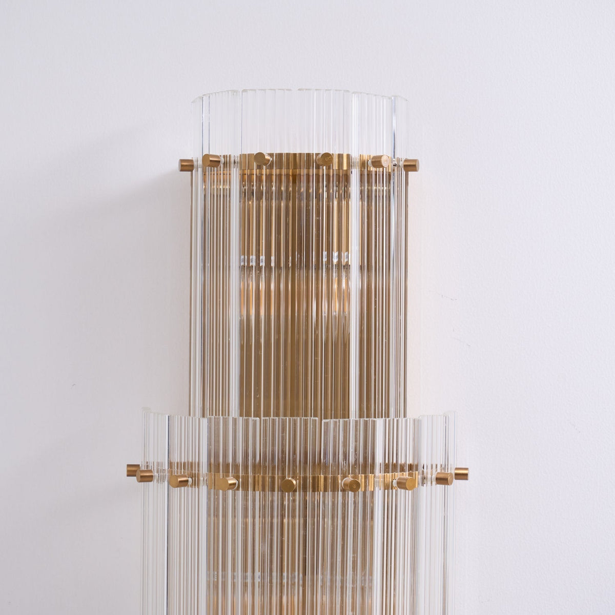 Liorivise Wandleuchte mit mehrlagigen Glaskolben in Kupfer modern vertikal
