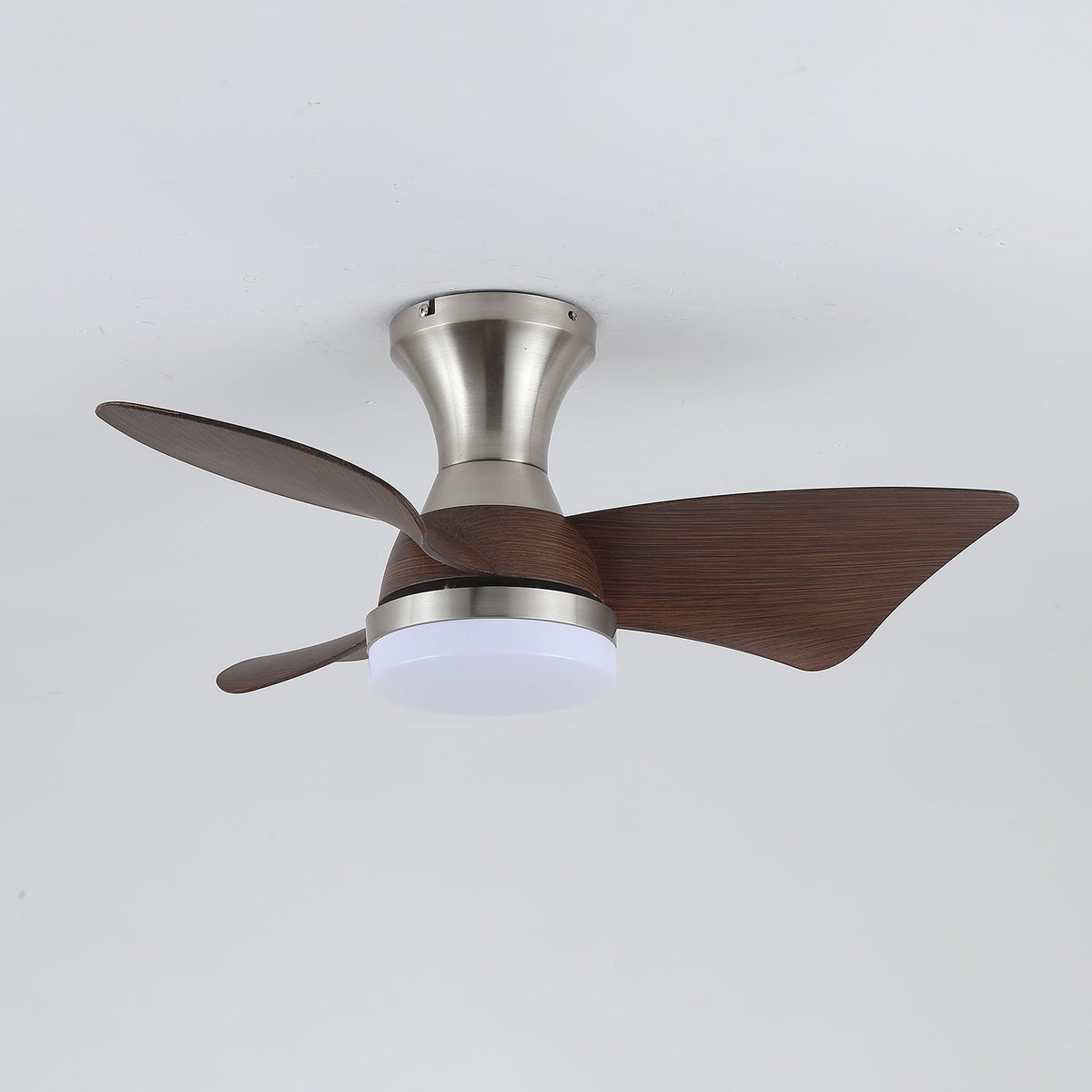Aureon Deckenventilator mit Beleuchtung aus Holz im modernen Stil