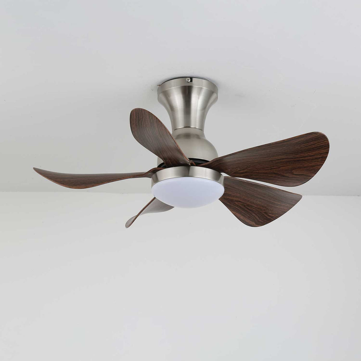 Novaro Deckenventilator mit Beleuchtung aus Holz im zeitgenössischen Stil