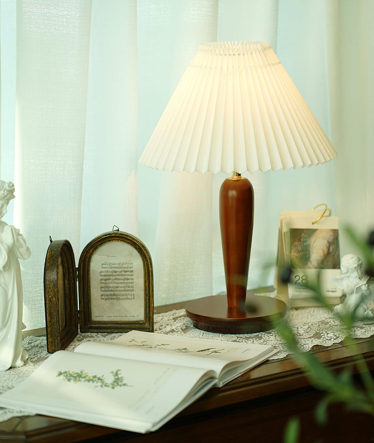 Linorelia zeitgenössische Stoff-Tischleuchte