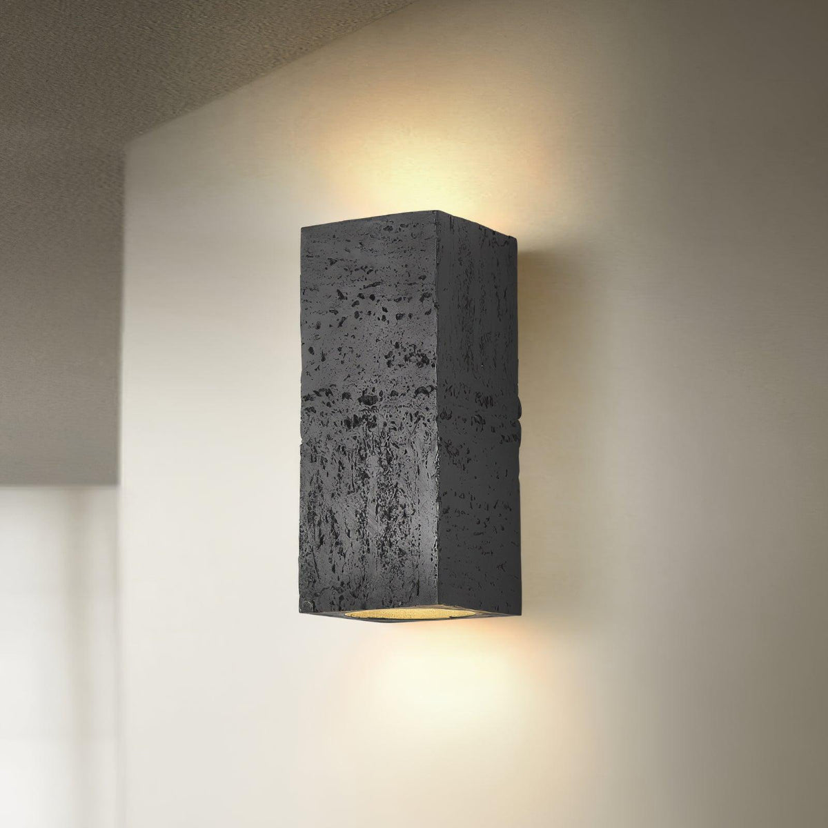 Veleraria zeitgenössische minimalistische Wandleuchte aus Verbundmaterial
