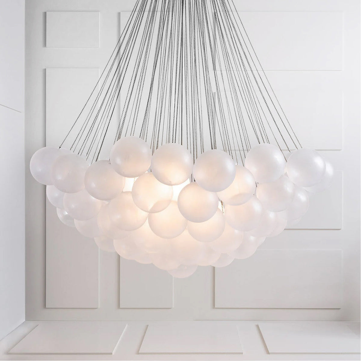 Eiririra Kronleuchter Bubble Milchglas
