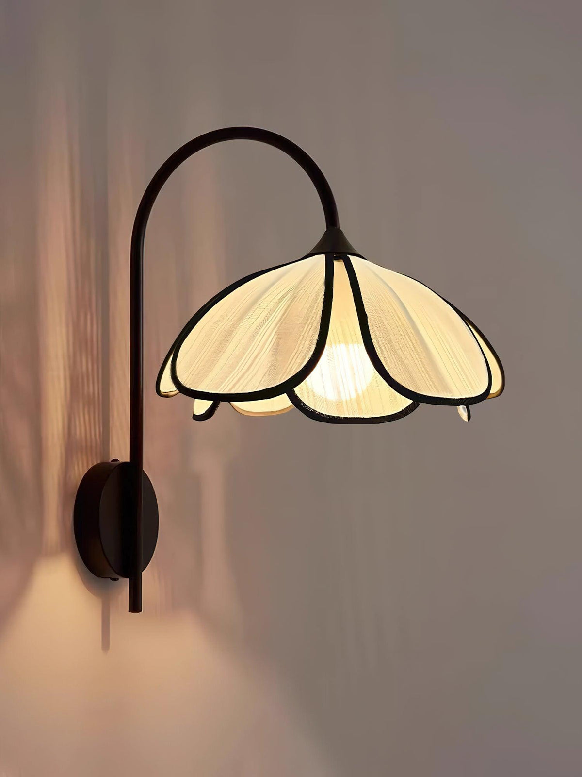 Ivsiliel Natural Burnt Petal Wandleuchte
