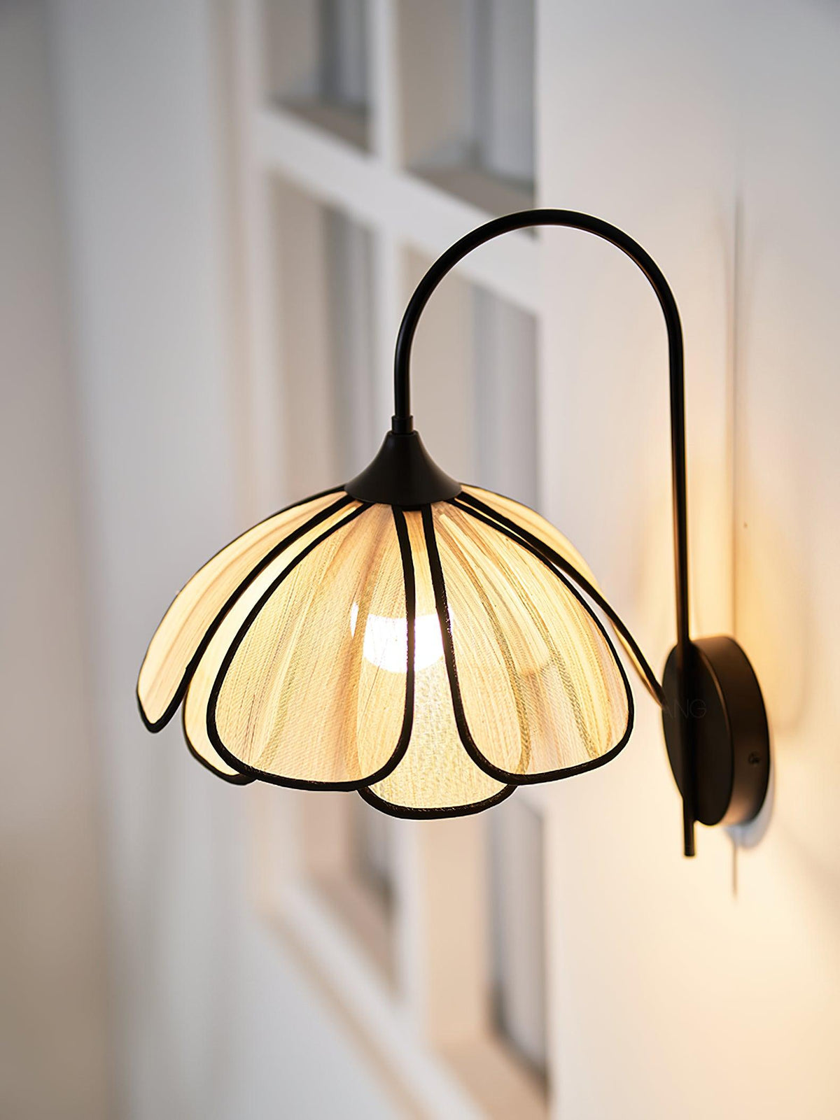 Ivsiliel Natural Burnt Petal Wandleuchte