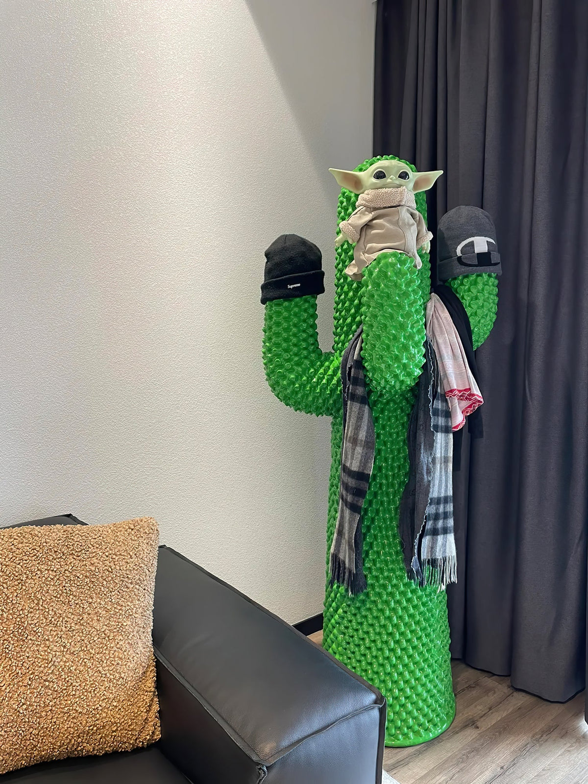 Mello Skulpturale Kaktus-Garderobe