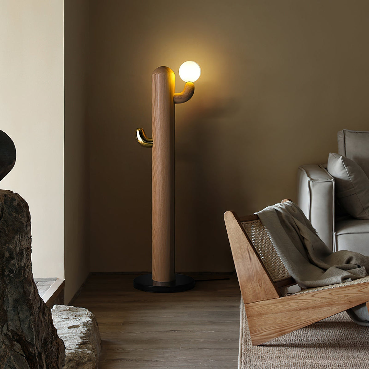 Blaze Cactus Stehleuchte aus Holz