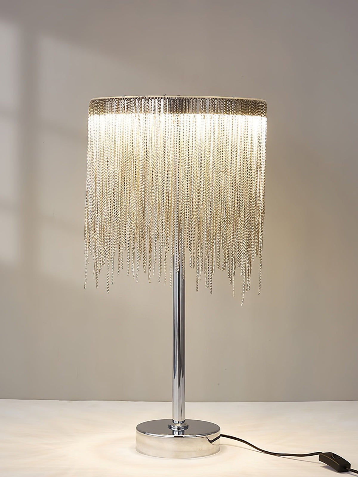 Cascade Cadena Tassel Tischleuchte