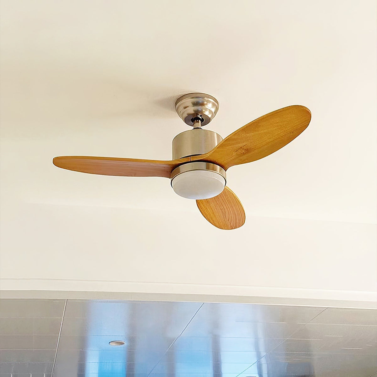 Rivaraine Deckenventilator mit Beleuchtung