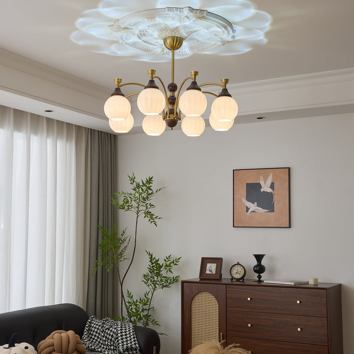 Illoros Kronleuchter im traditionellen Stil mit Eleganz aus Holz