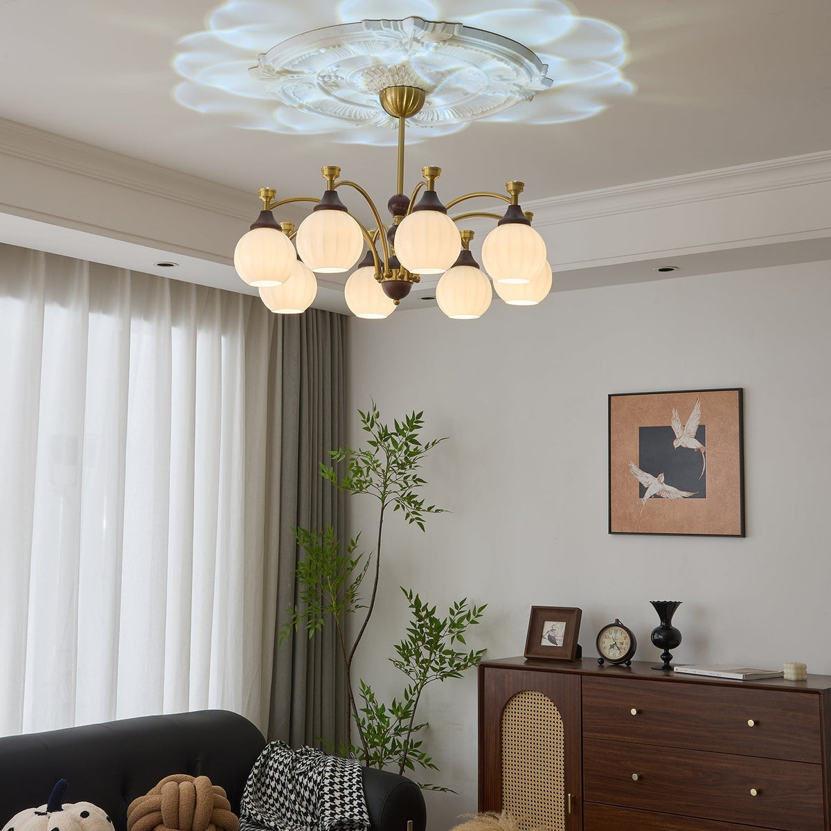 Illoros Kronleuchter im traditionellen Stil mit Eleganz aus Holz