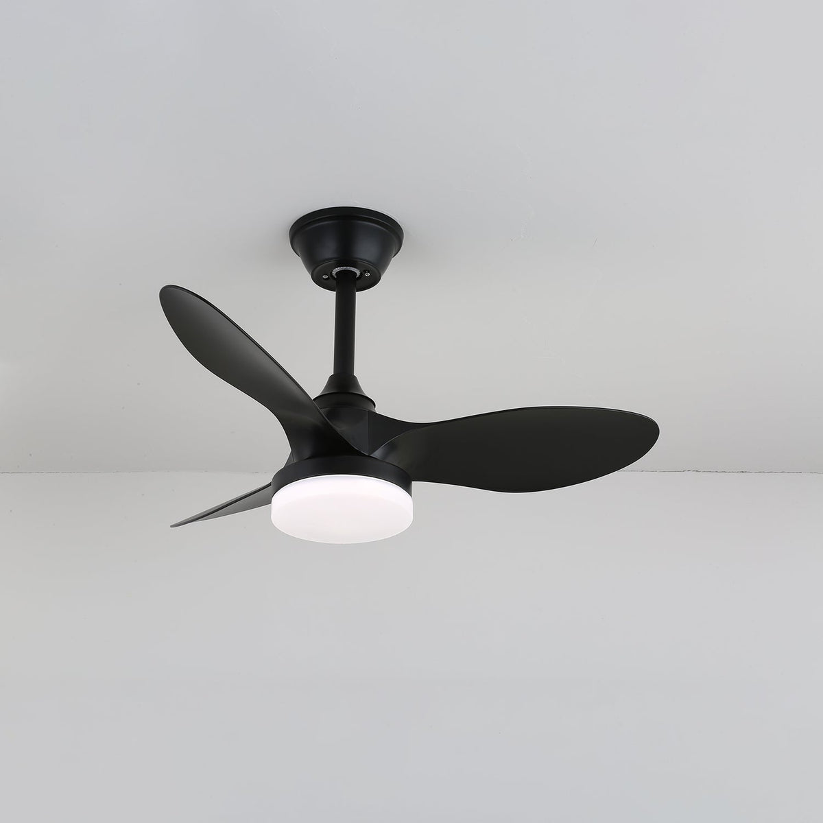 Aelric moderner Deckenventilator mit Beleuchtung