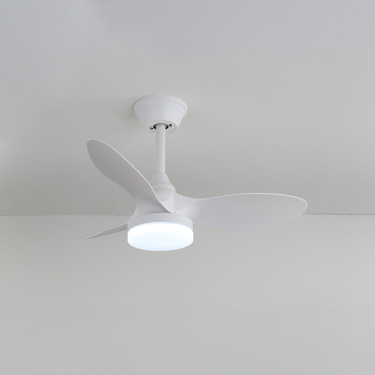 Aelric moderner Deckenventilator mit Beleuchtung