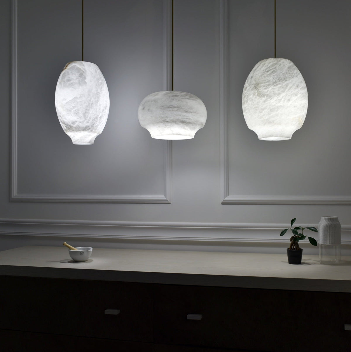 Thalia Minimalistische Alabaster-Pendelleuchte