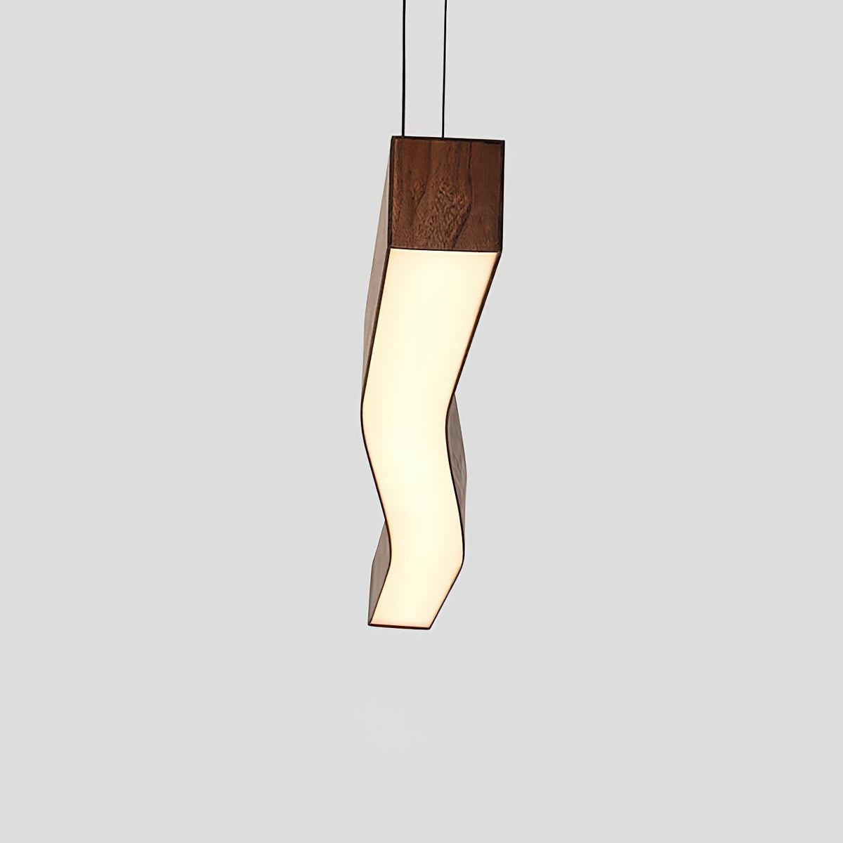 Ylen Nordische Pendelleuchte mit Nussbaum-Finish