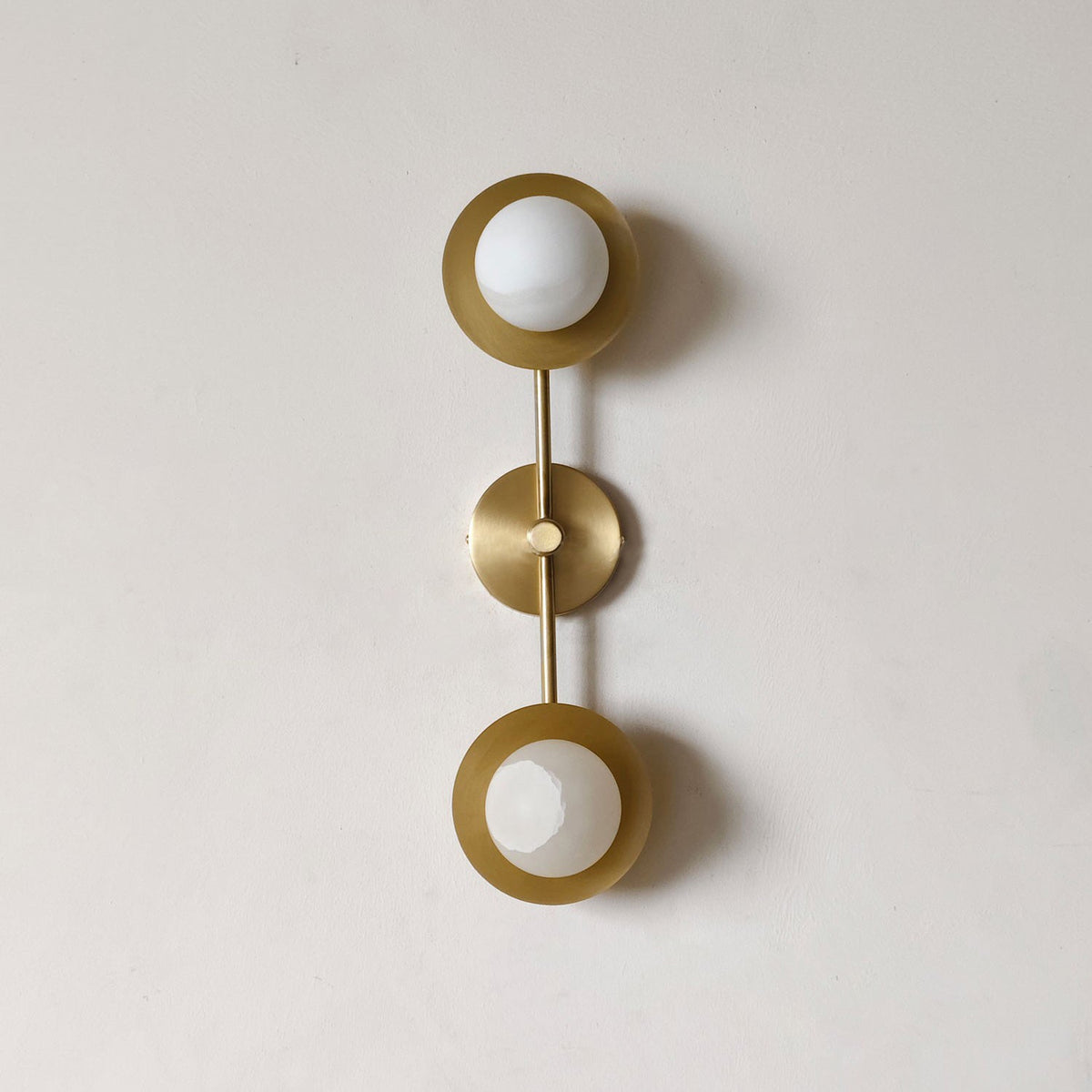 Eiralenne Alabaster-Wandleuchte